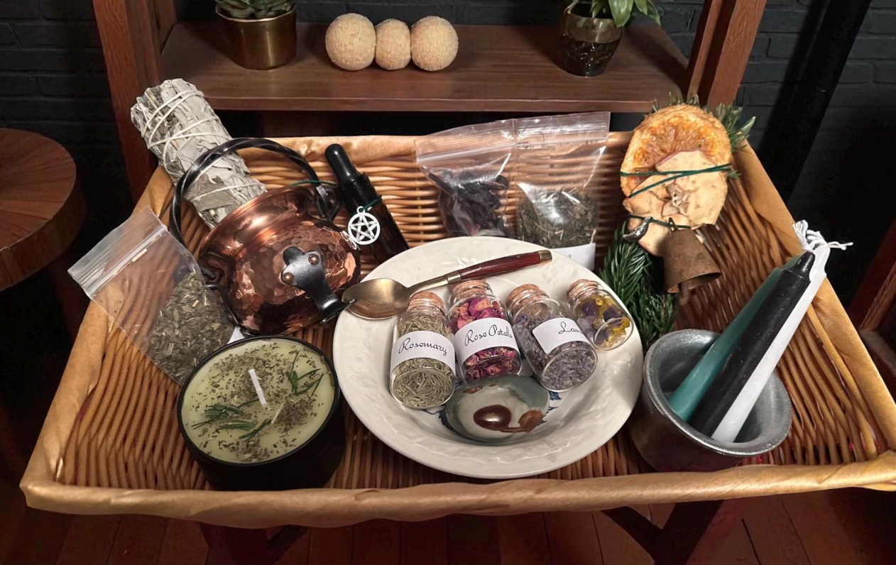 Copper Cauldron Yule Basket Witch Altar