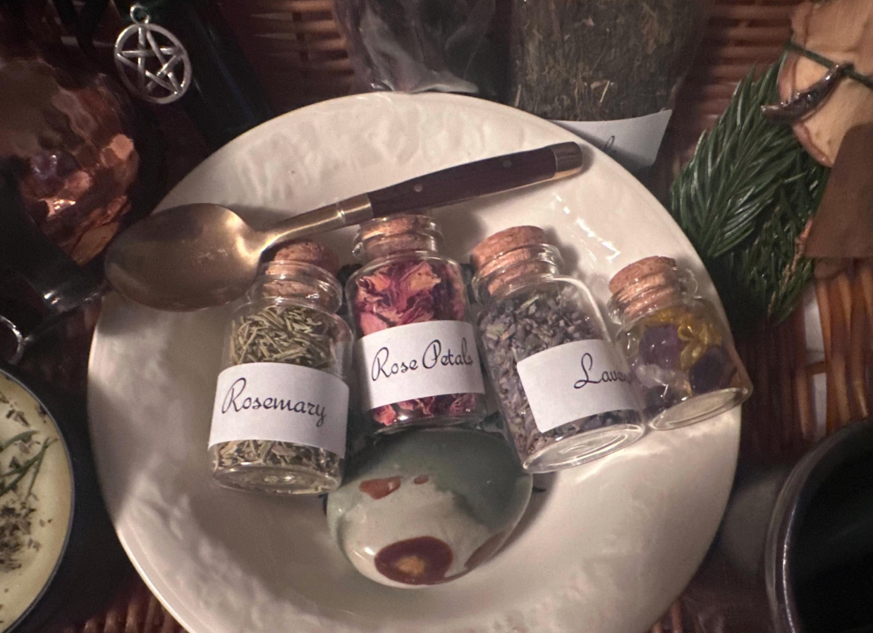 Copper Cauldron Yule Basket Witch Altar