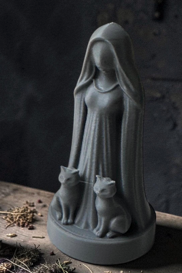 Freya Totem Statue - Witch Altar Figure - 3 or 5 Inches Tall - 77mm
