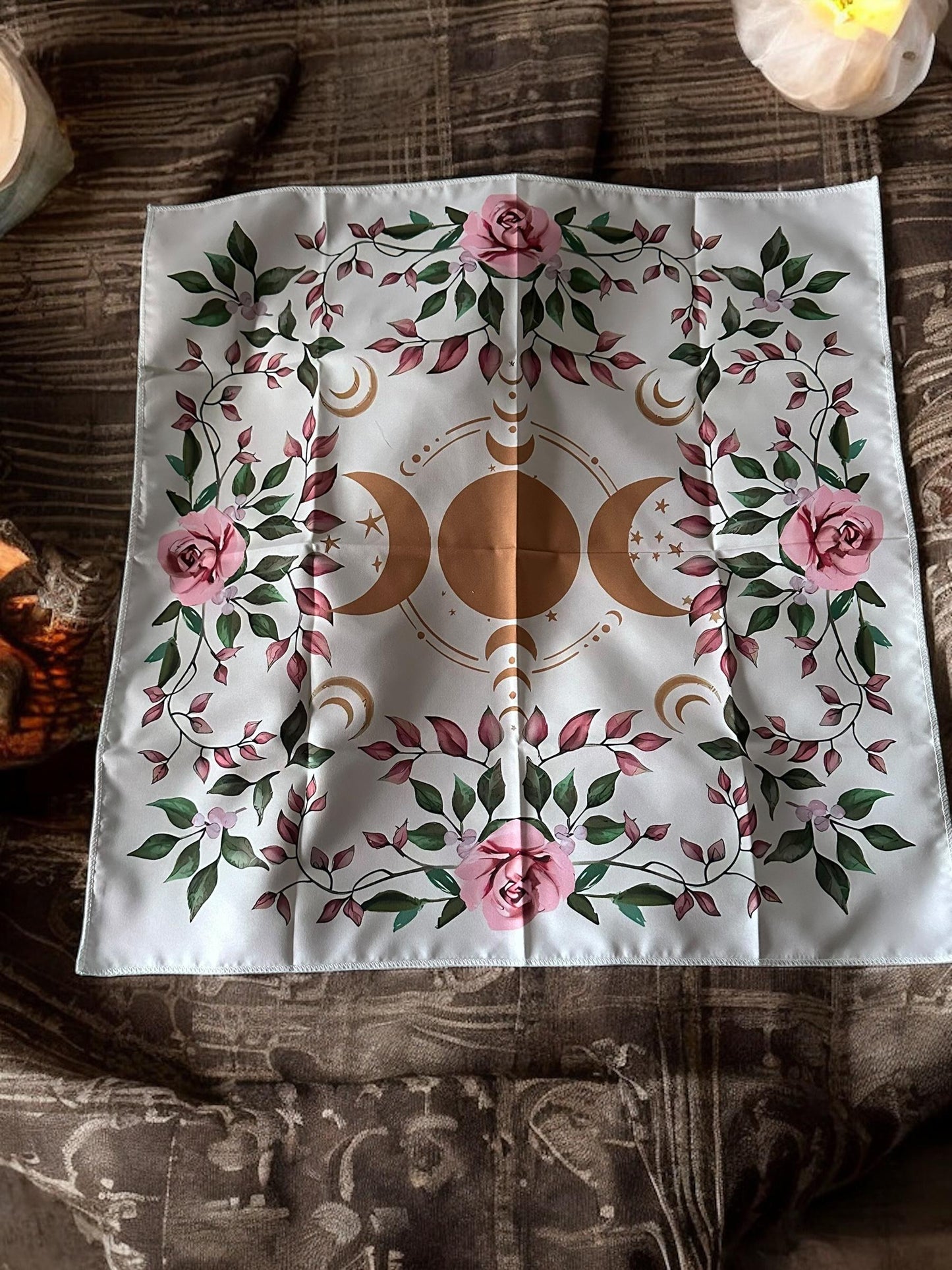 White Altar Cloth with Gold Moons & Roses – Elegant Spiritual Decor – Witchy Divination Mat - Pagan Green Witch 2 Sizes